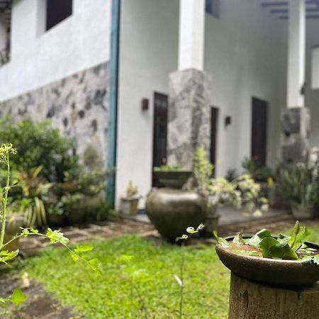 Rustic Mahaweli Apartment Kandy Bagian luar foto