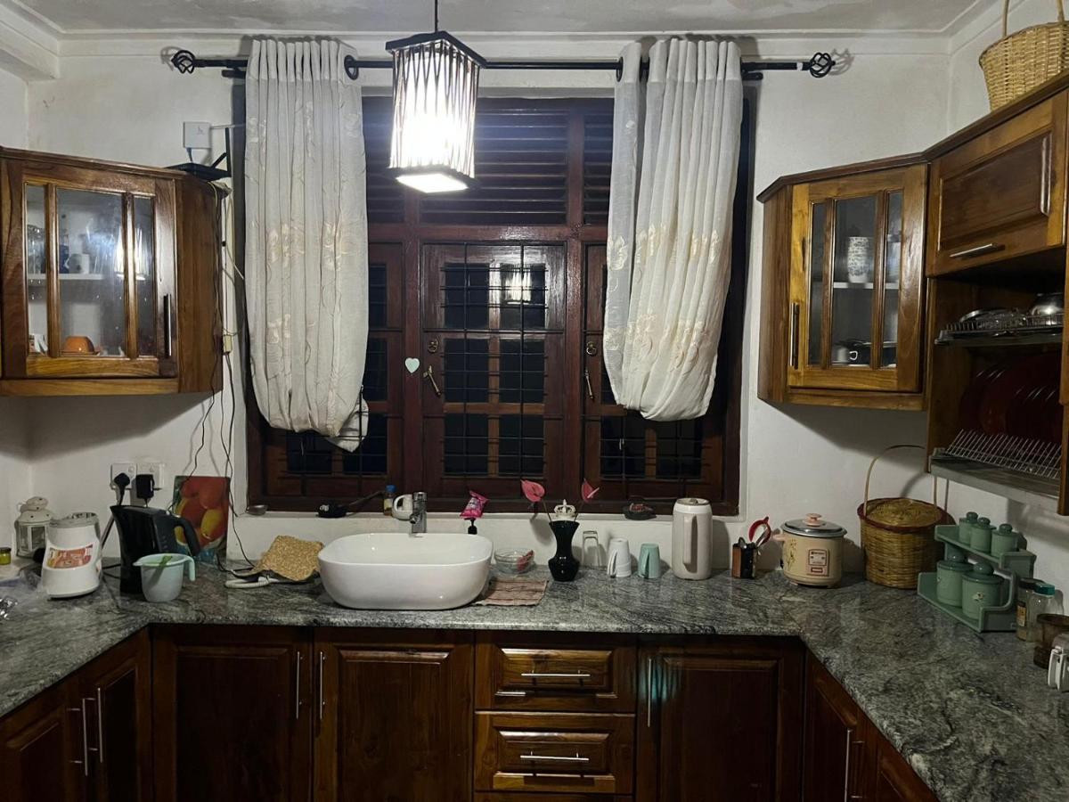 Rustic Mahaweli Apartment Kandy Bagian luar foto