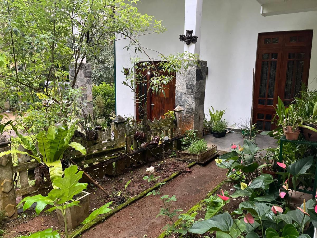 Rustic Mahaweli Apartment Kandy Bagian luar foto