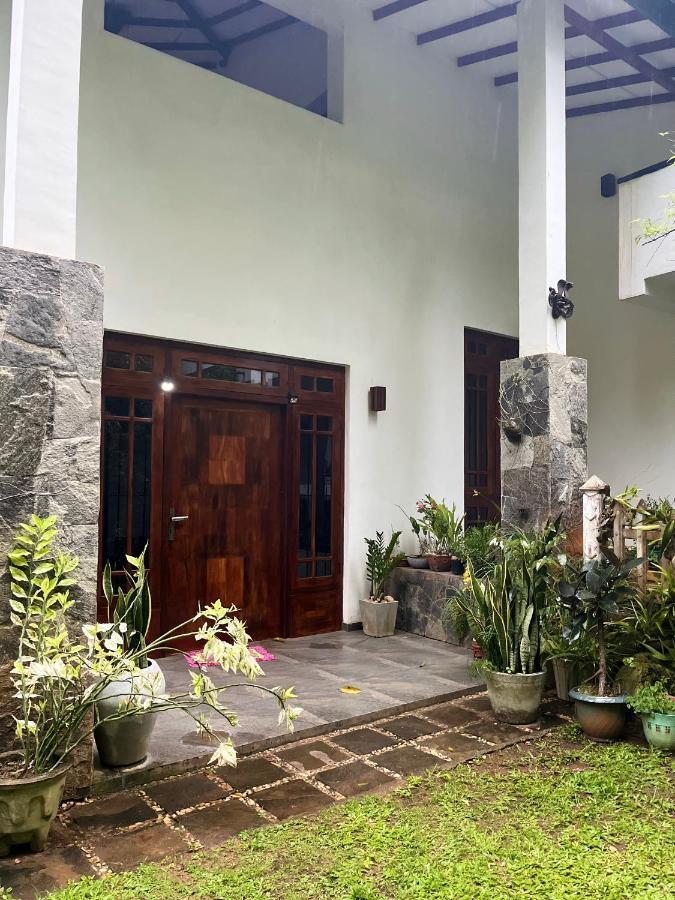 Rustic Mahaweli Apartment Kandy Bagian luar foto