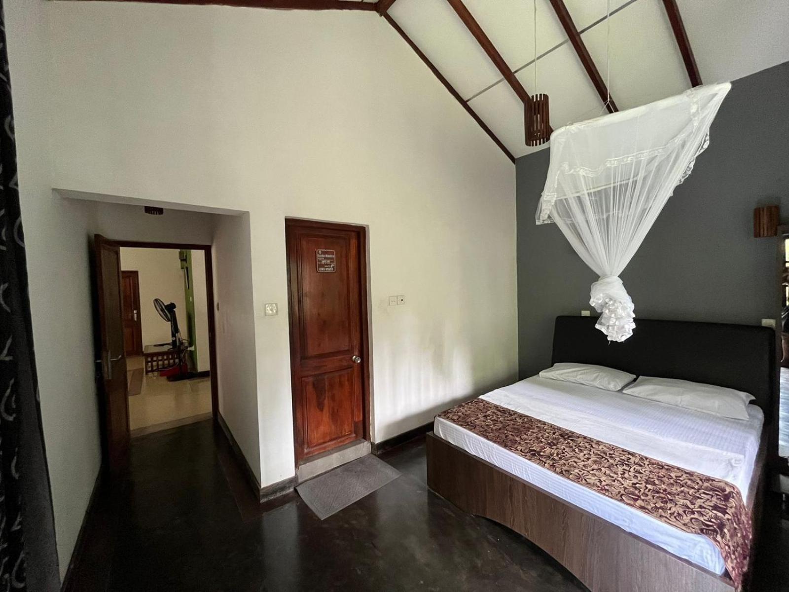 Rustic Mahaweli Apartment Kandy Bagian luar foto